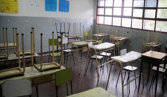 Los docentes fueguinos inician retención de tareas por falta de pago de los salarios