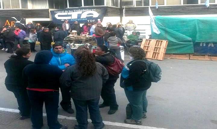 SUTEF se solidarizó con los trabajadores estatales
