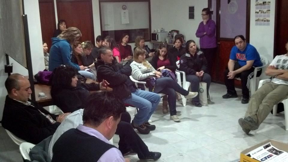 Los docentes de Tierra del Fuego paran por 24 horas el miércoles 14 de mayo. Foto: Prensa SUTEF  