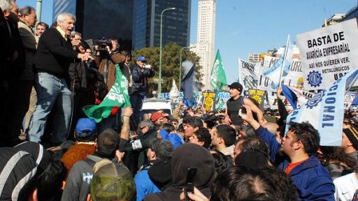 Prorrogan la conciliación obligatoria en el conflicto de la UOM
