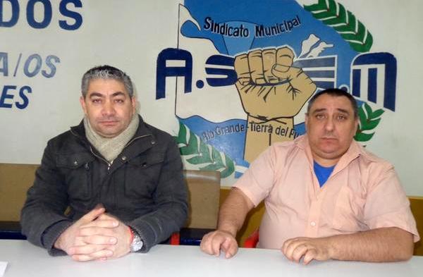 Gustavo Morales, Secretario de Finanzas (izq.) junto al Secretario General de ASOEM, Lucio Lucero