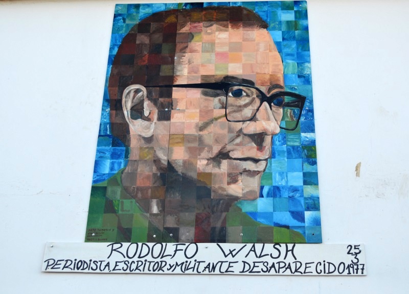 Mural de Rodolfo Walsh inaugurado en Radio Nacional Río Grande