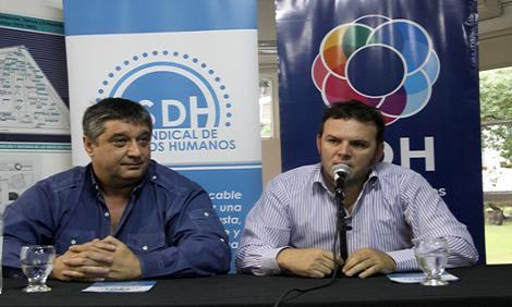 Carlos Ortega (izq.) junto al Subsecretario de Promoción de Derechos Humanos, Carlos Pisoni