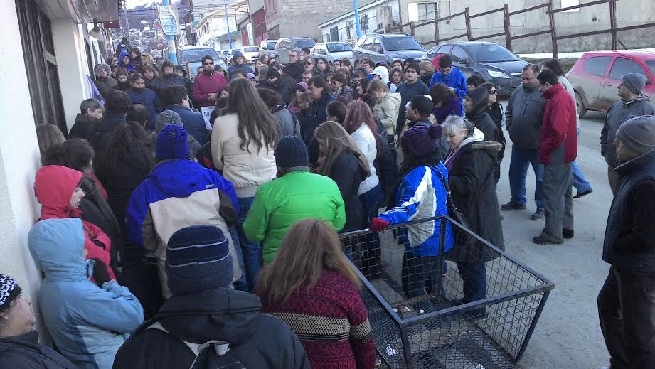 Docentes acompañaron la reunión paritaria realizada en Ushuaia