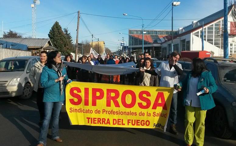 Los profesionales de la salud decidieron acompañar el paro y movilización del SUTEF