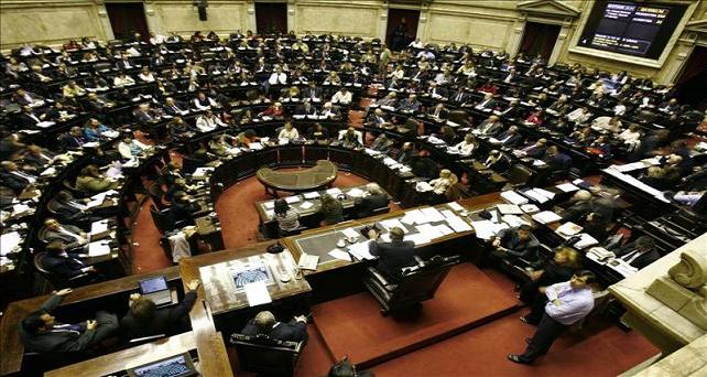 Diputados aprobó un resarcimiento a ex ypefianos. Foto de archivo