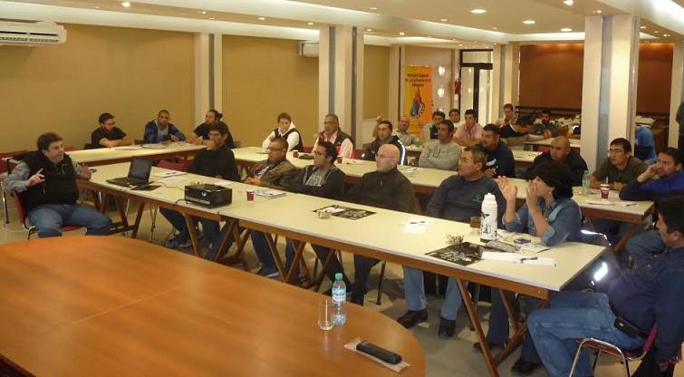 Luz y Fuerza capacitó  a sus afiliados sobre riesgos en trabajos eléctricos