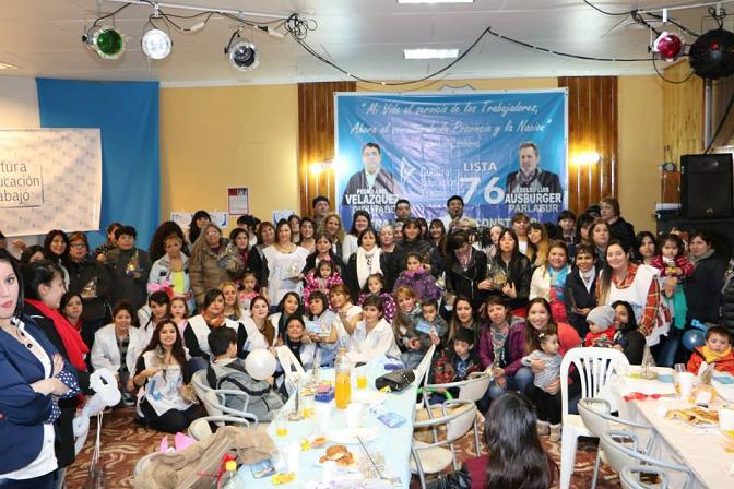 Gran cantidad de mujeres asistieron al encuentro con Pedro Velázquez 