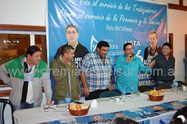 Pedro Velázquez estuvo acompañado por la Comisión Directiva de Camioneros y autoridades del C.E.T. 