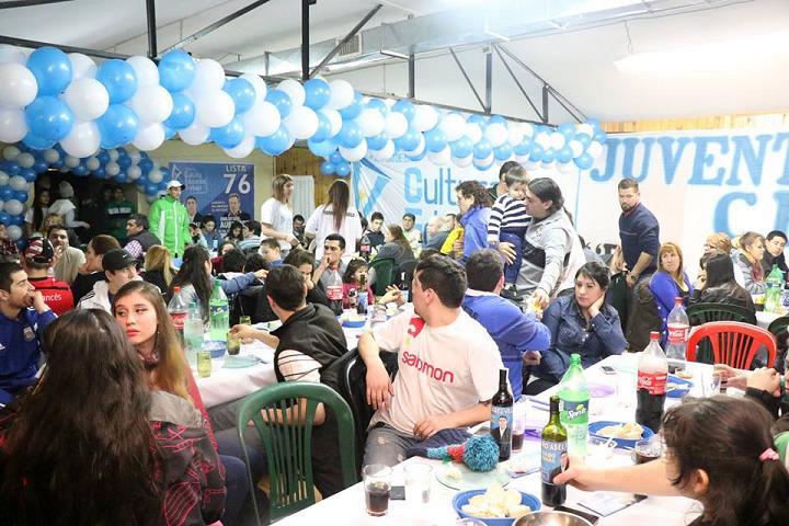 Pedro Velázquez compartió una cena con trabajadores en la ciudad de Ushuaia