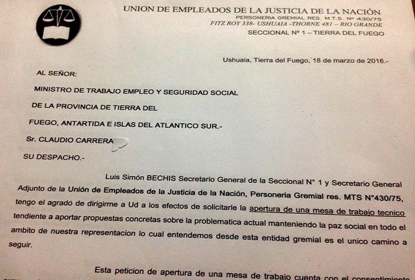 Nota de UEJN. 