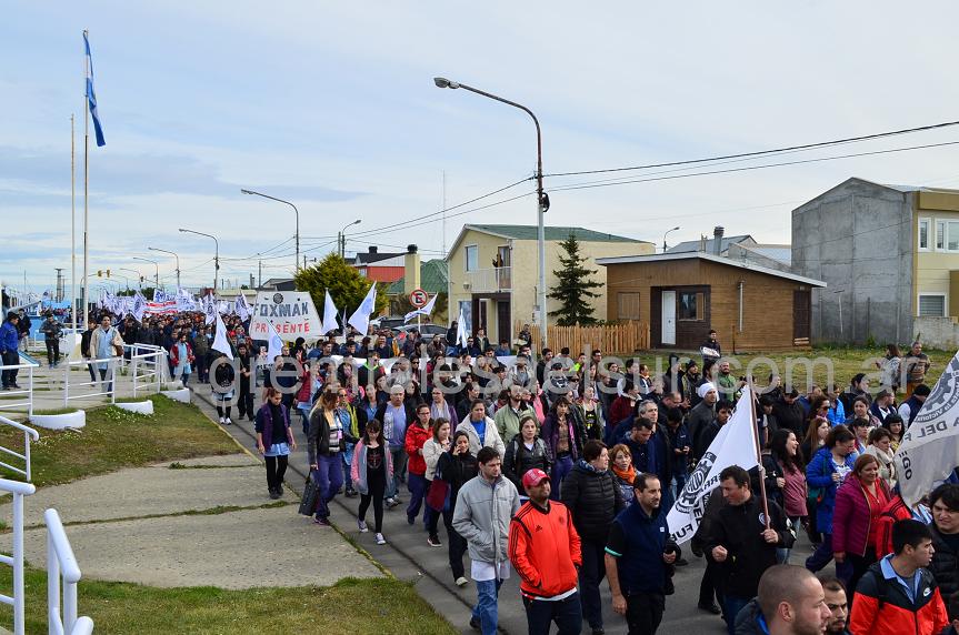 Miles de trabajadores de UOM se movilizaron en Río Grande.