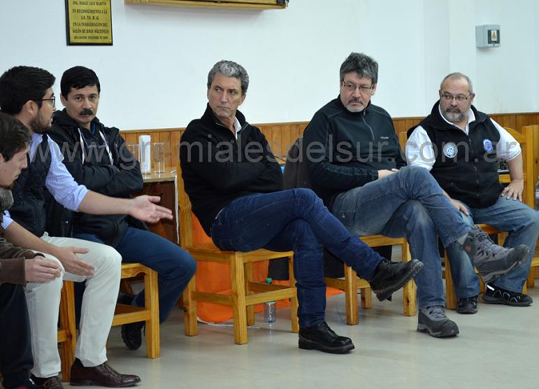 José Barreta (der.) de la Agrupación Gremial Peronista 1º de Mayo, participó de la reunión con 