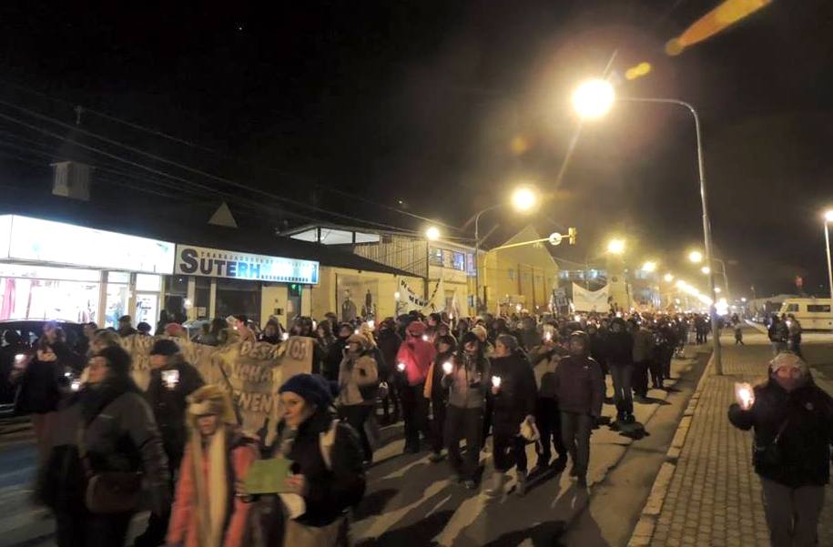 La marcha en Ushuaia fue una rotunda respuesta a Bertone que en la semana había tildado al reclamo de los estatales como de “un grupo minúsculo”.