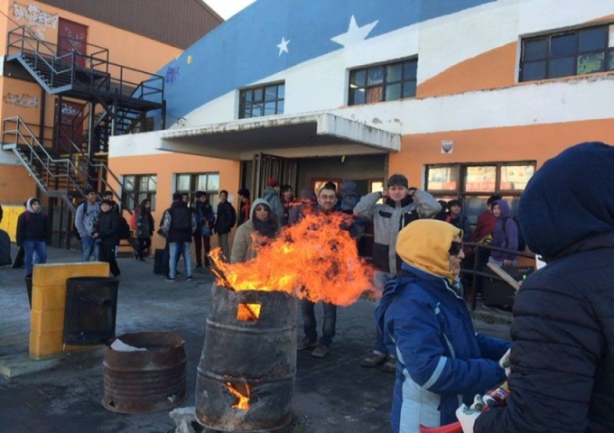 En Río Grande hubo piquetes en el Colegio CPET. 