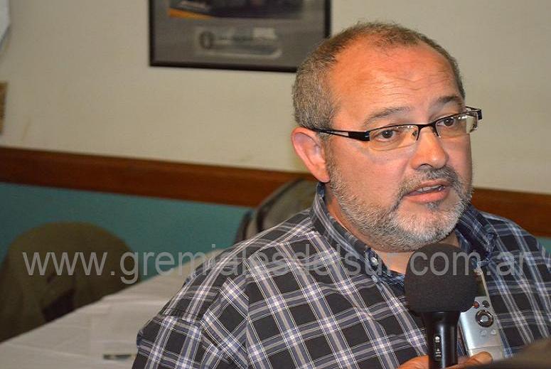 José Barreta, integrante del Secretariado Nacional de SECASFPI, puntualizó fuertes críticas a los Senadores Ojeda y Catalán Magni.
