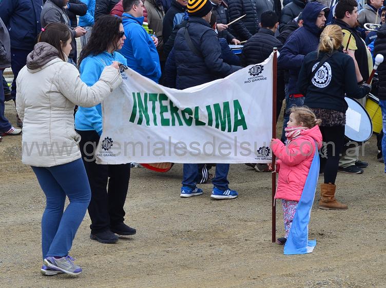 Los metalúrgicos de Río Grande conmemoraron su día con movilizaciones y un acto frente a la empresa Brightstar. 
