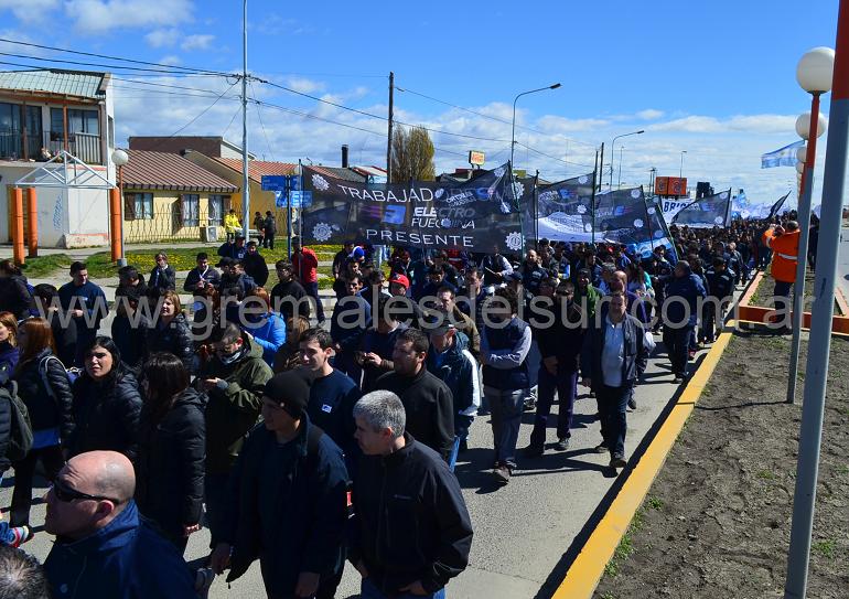 Fue masiva la marcha de los metalúrgicos. 