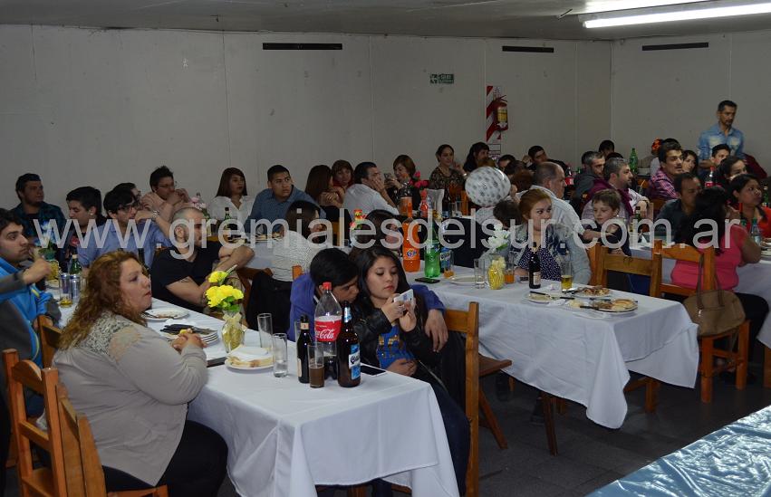 Los trabajadores Químicos y Petroquímicos de Tierra del Fuego, conmemoraron su día con una cena show en la sede de Campolter en Río Grande.